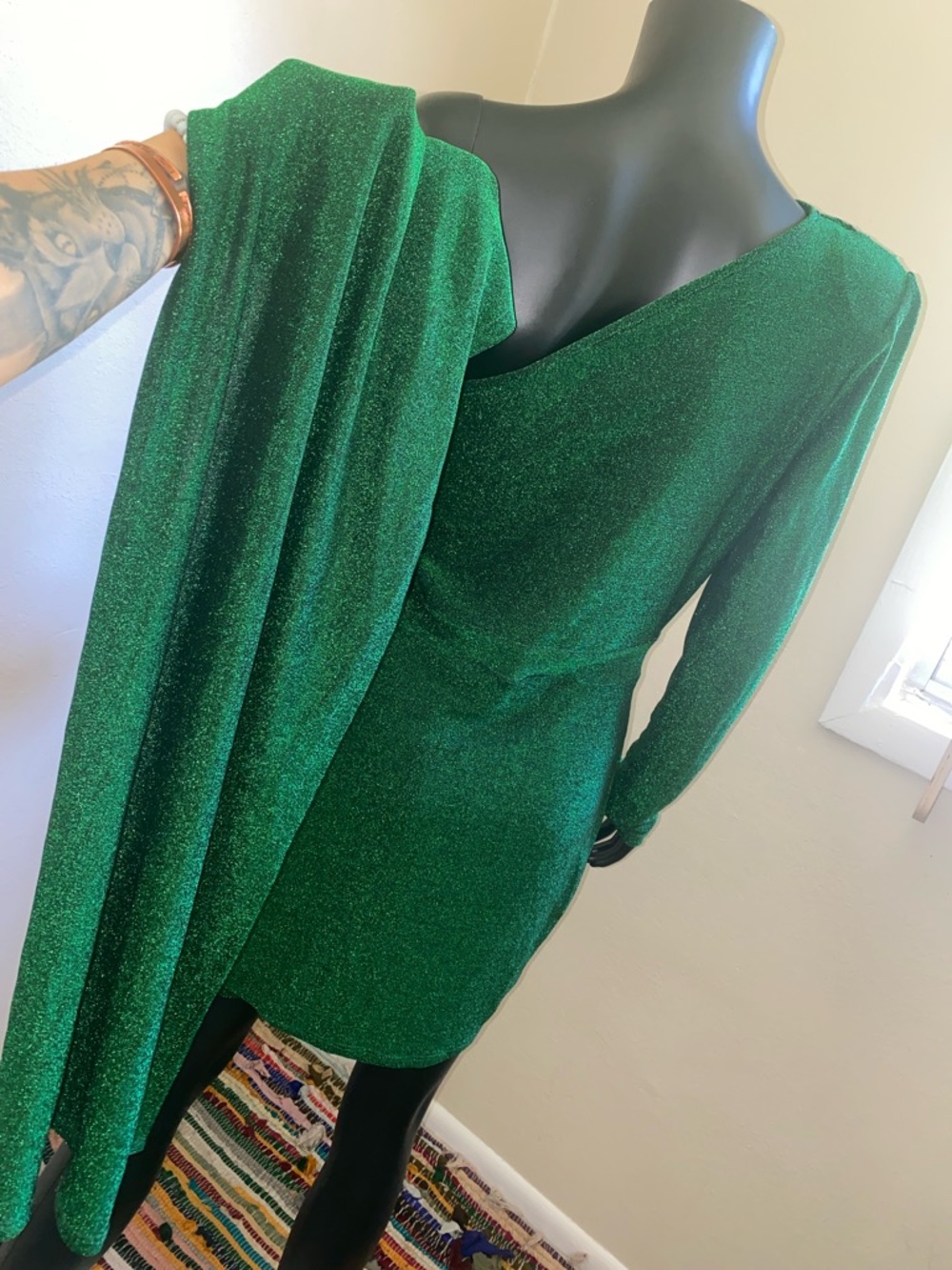 One-Shoulder Emerald Green Mini Dress with Sash - Picture 8 of 9